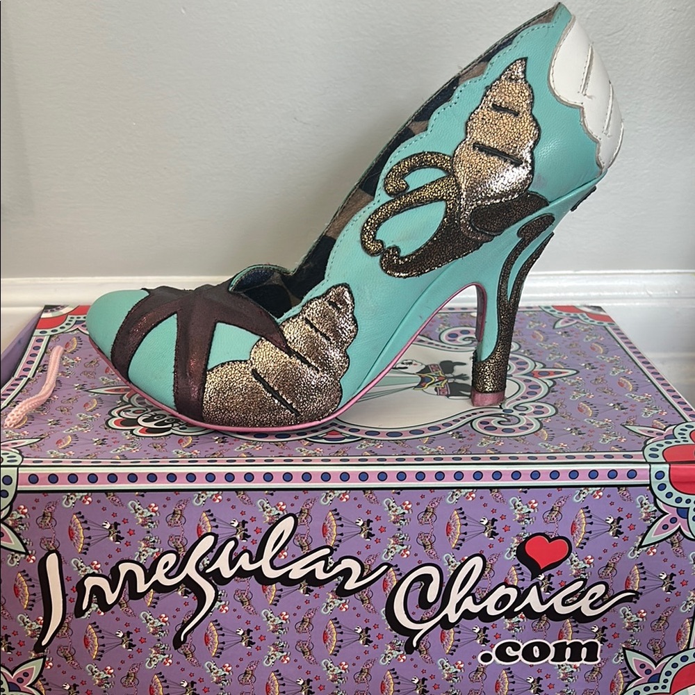 Irregular Choice - “Lady W” mint with metallic sea shells - Picture 1 of 4